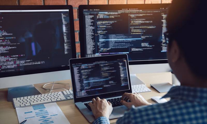 数据科学选型:R与Python如何赋能永定区网站建设?